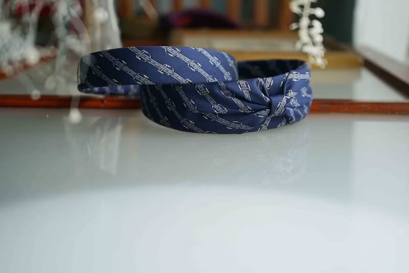 古董領帶改製手工髮箍-Hermès-經典馬鞍扣深藍-蝴蝶結/窄版