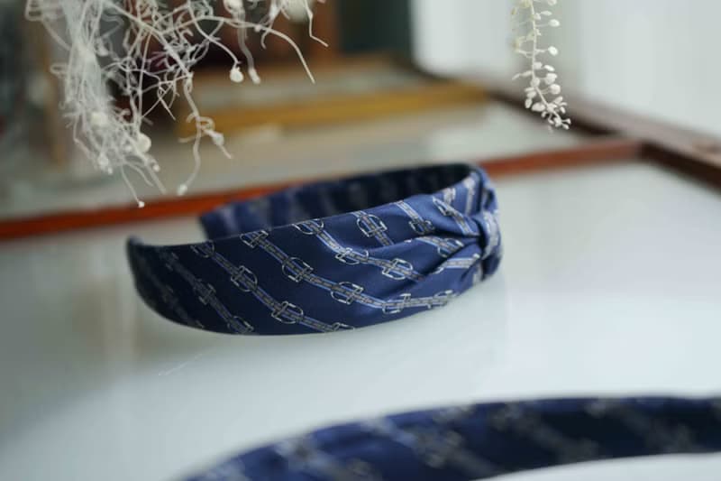 古董領帶改製手工髮箍-Hermès-經典馬鞍扣深藍-蝴蝶結/窄版