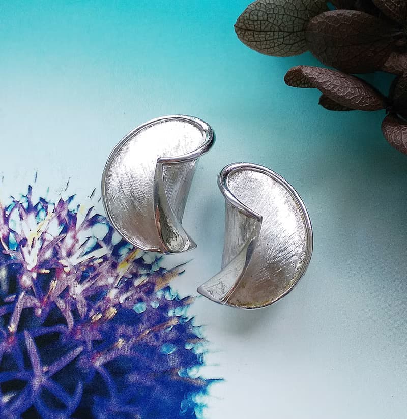 Vintage Jewelry 西洋古董飾品 TRIFARI 銀色調 簡約 夾式耳環