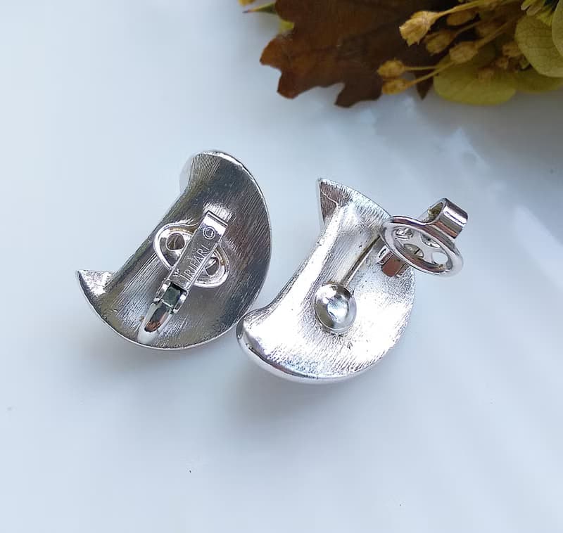 Vintage Jewelry 西洋古董飾品 TRIFARI 銀色調 簡約 夾式耳環