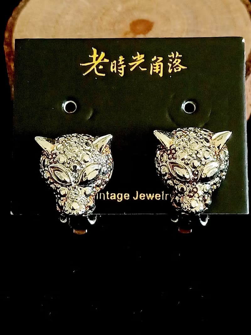 vintage jewelry  經典立體神獸  夾式耳環