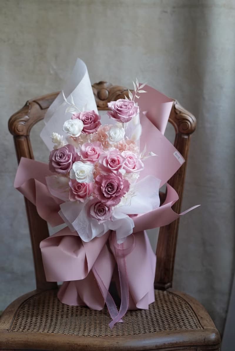 12朵玫瑰花 求婚告白 少女配色 頂級永生玫瑰花花束 韓式包裝花束