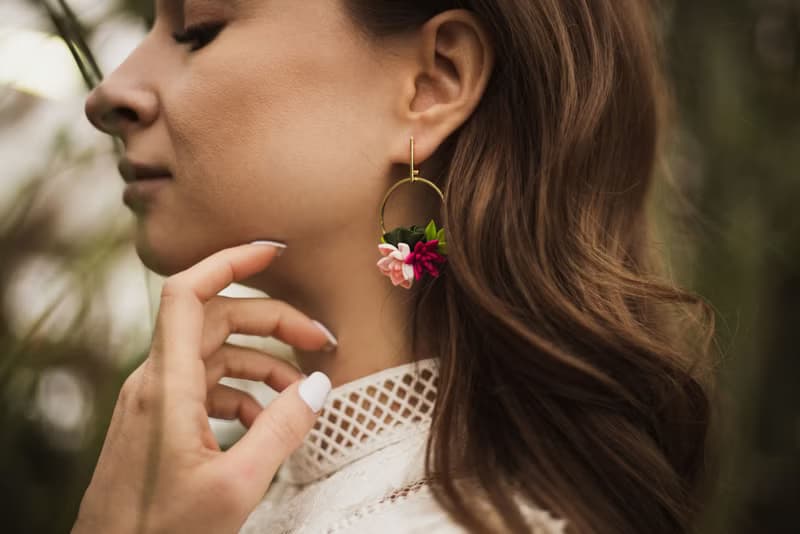 Floral hoop earrings. Pink flowers earrings