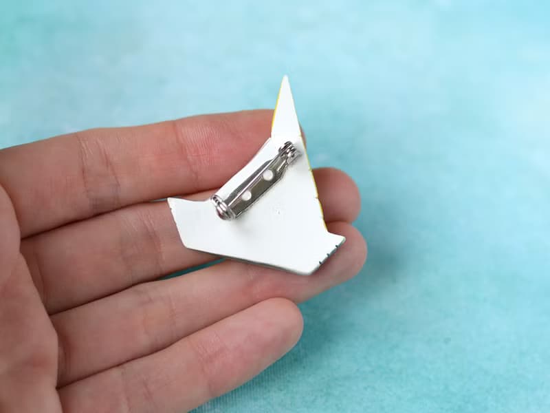 Ceramic sailing boat pin