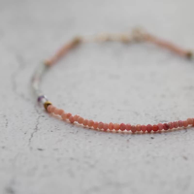 ピンクオパールとフローライトのブレスレット