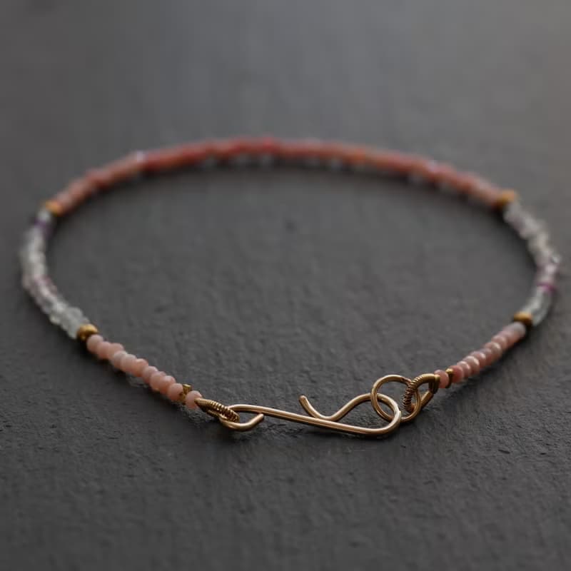 ピンクオパールとフローライトのブレスレット