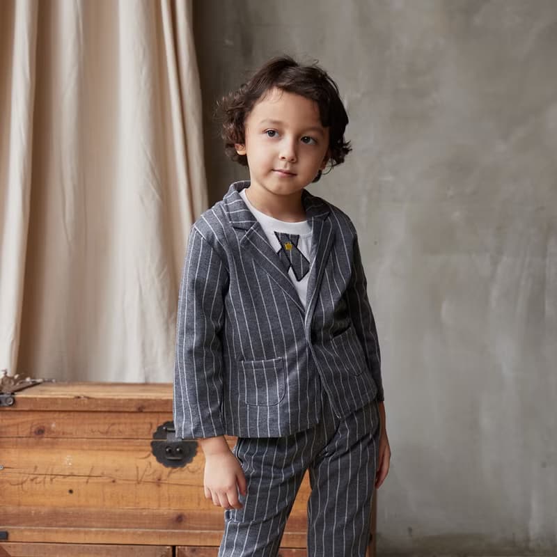 Charles系列灰色直條西裝外套褲子三件組