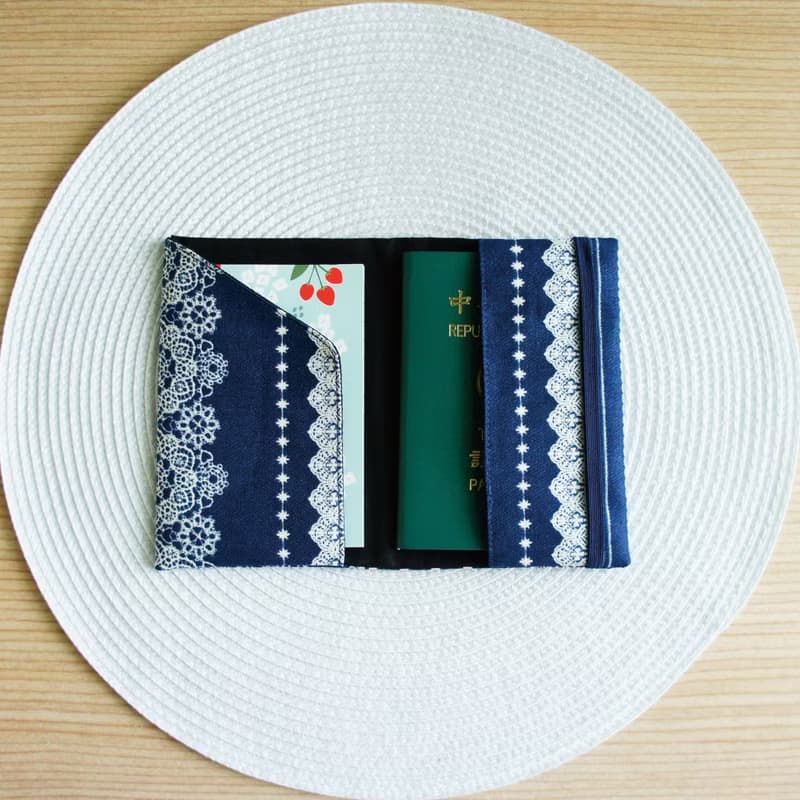 Lovely日本布【丹寧風蕾絲護照套】布書套9.5X14cm牛仔藍E