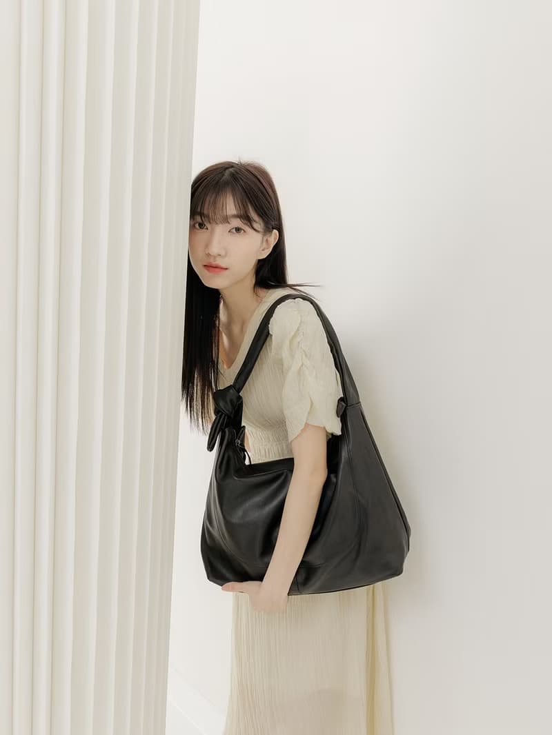 supportingrole 真皮極簡新月低調風格肩手提背包 黑