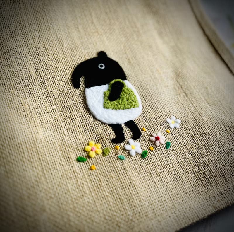 馬來貘羊毛氈提袋 手作羊毛氈刺繡提袋 黃麻環保提袋