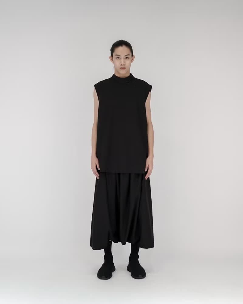 MUKK DESIGN 小高領無袖上衣