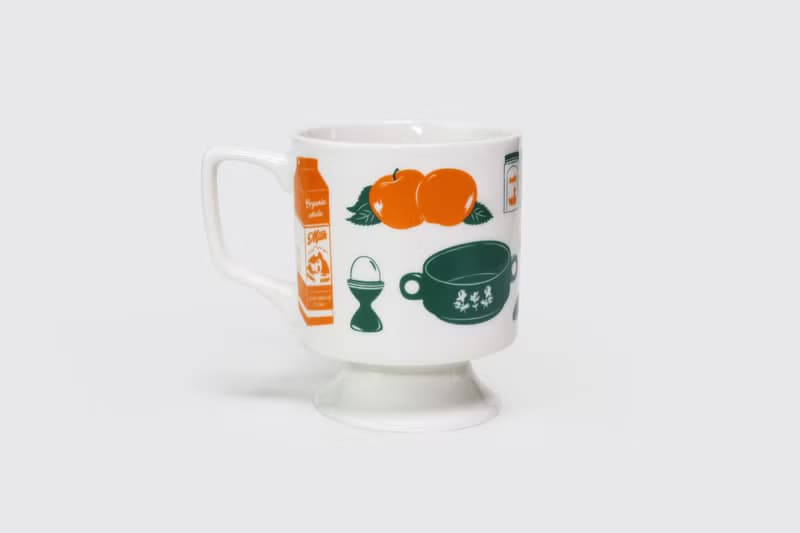 1537 FOOTED MUG CUP
