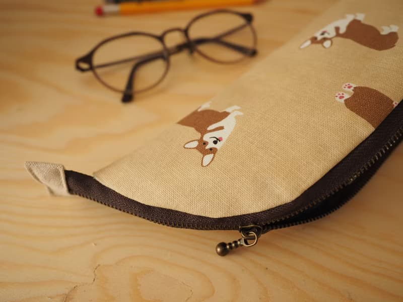 手工製作 可愛狗狗歌基圖案直立式筆袋 眼鏡袋 餐具袋 化妝袋