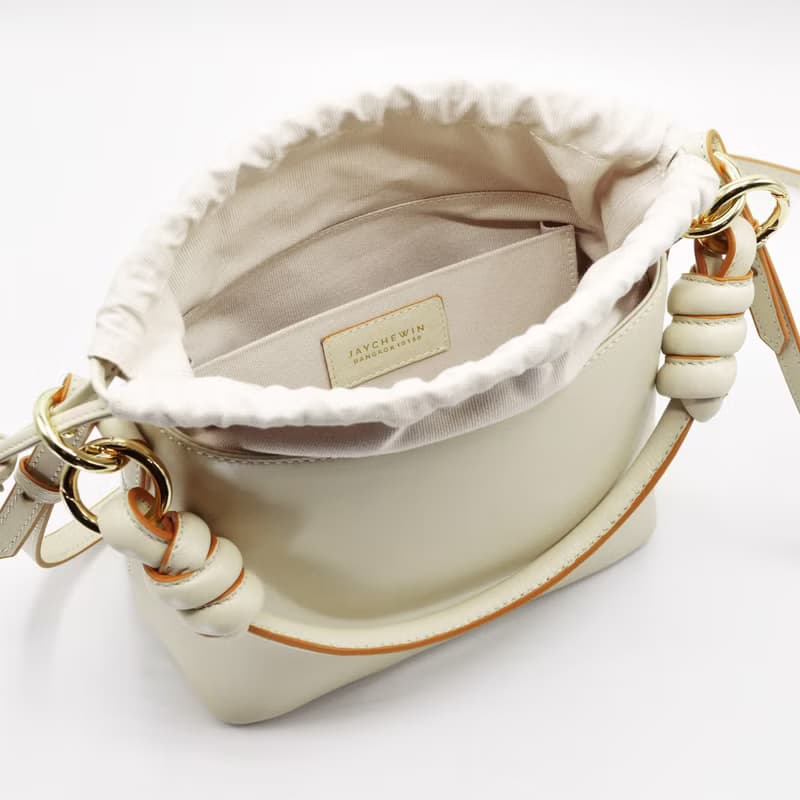 Fuji Bucket Bag 真皮斜背水桶包  / Vanilla Caramel 奶油色