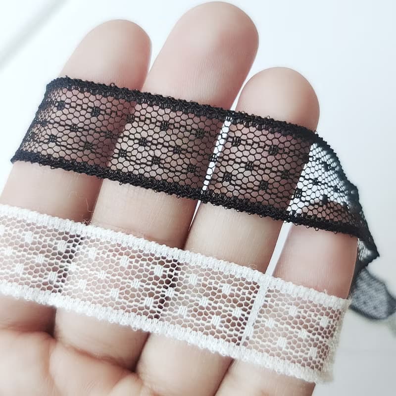 黑/白 裸肌感 復古小點點透膚蕾絲choker
