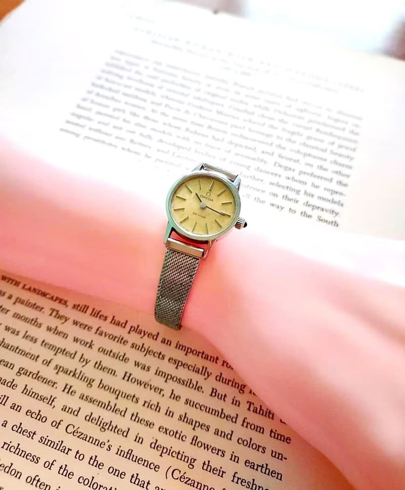 瑞士Omega 淡金色錶盤 圓弧 銀色 女用古董老機械錶 已洗油保養