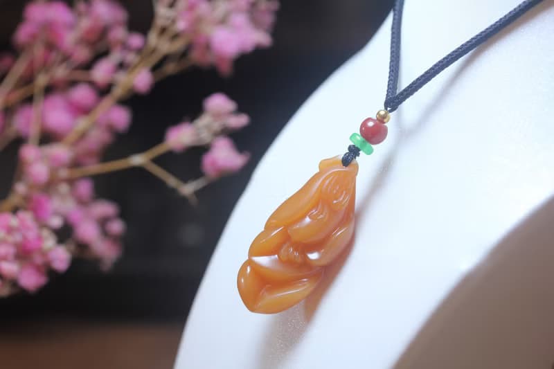 【玉蘭花】天然黃龍玉 緬甸 /典雅靈動吊墜/女生禮物 /花中君子