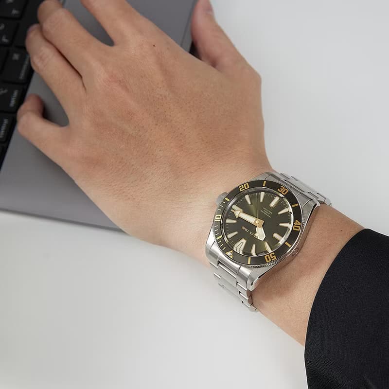 RELAX TIME 海神系列  300米潛水機械腕錶 銀x綠 (RT