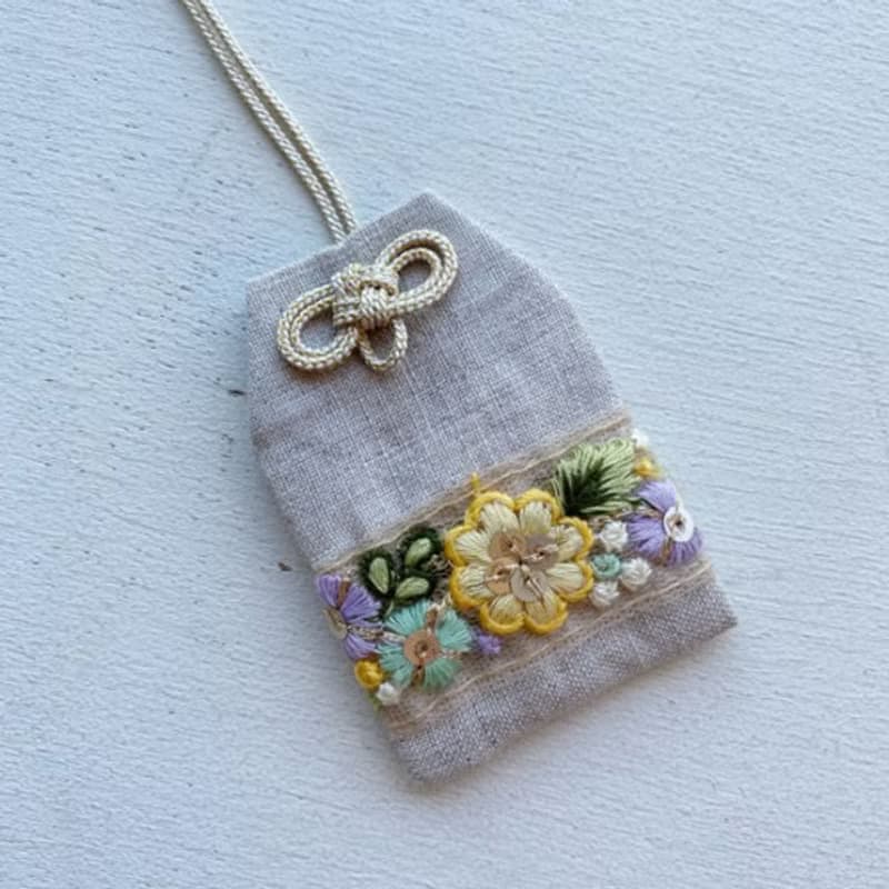 Mars 印度刺繡手袋・護身符手袋・黃色