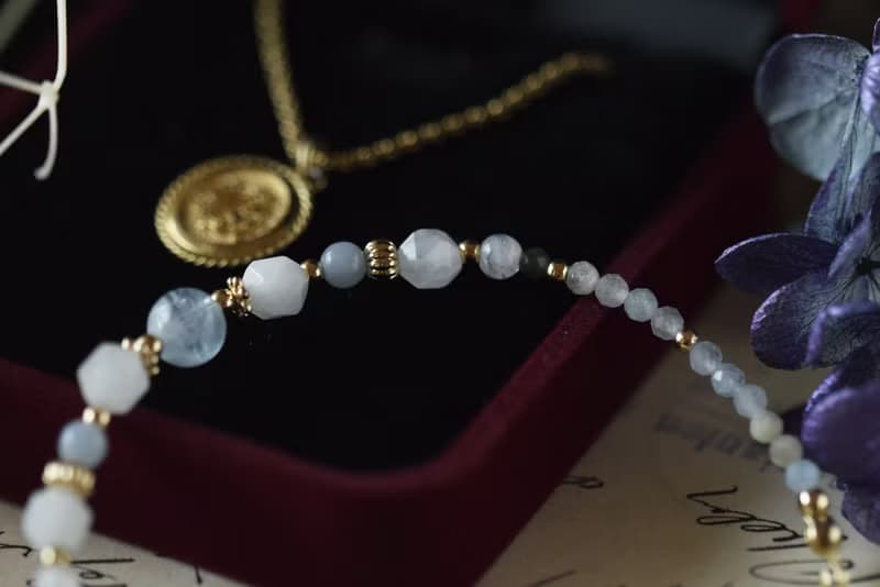 雪花冰。冰種海藍寶 摩根石 天使石 月亮石14K包金 天然石手鍊