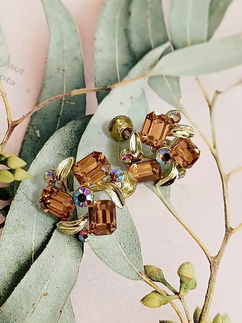 vintage jewelry  LISNER 大地色系方形萊茵花卉 夾式耳環