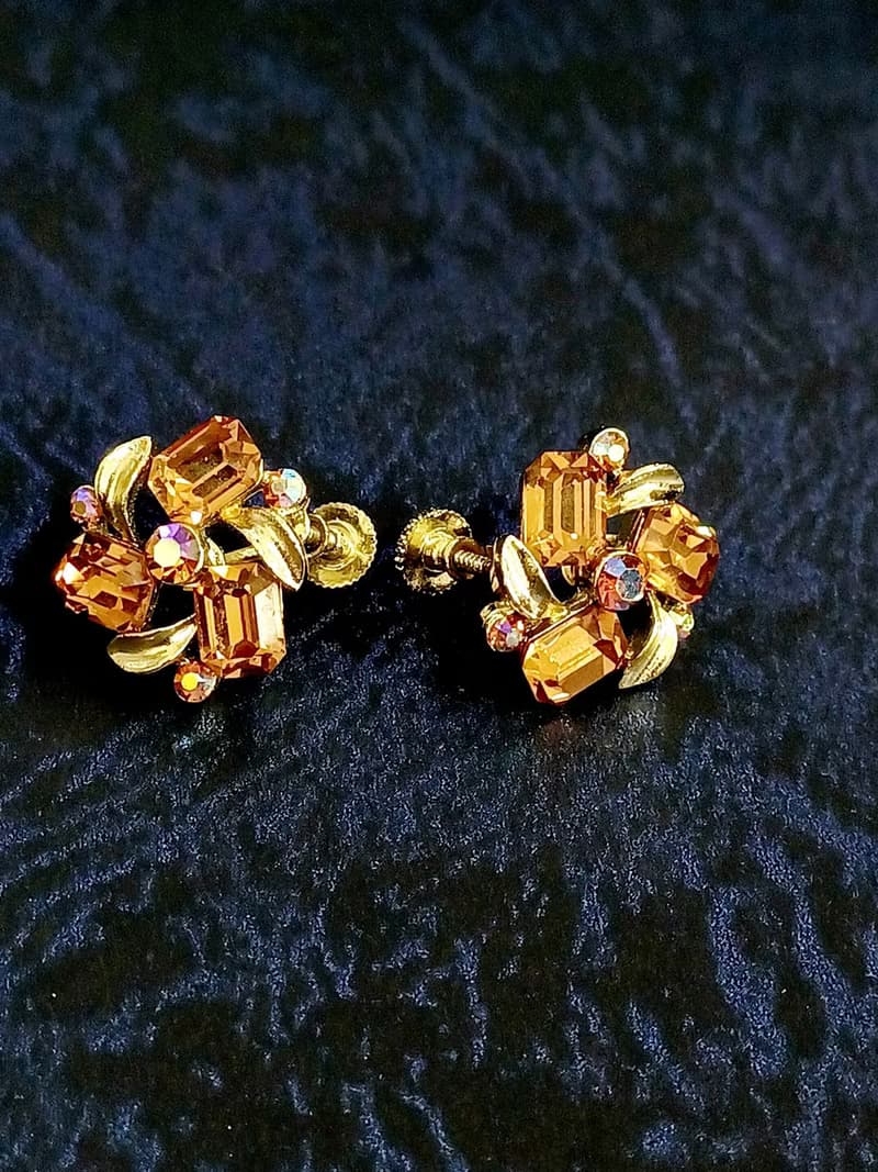 vintage jewelry  LISNER 大地色系方形萊茵花卉 夾式耳環
