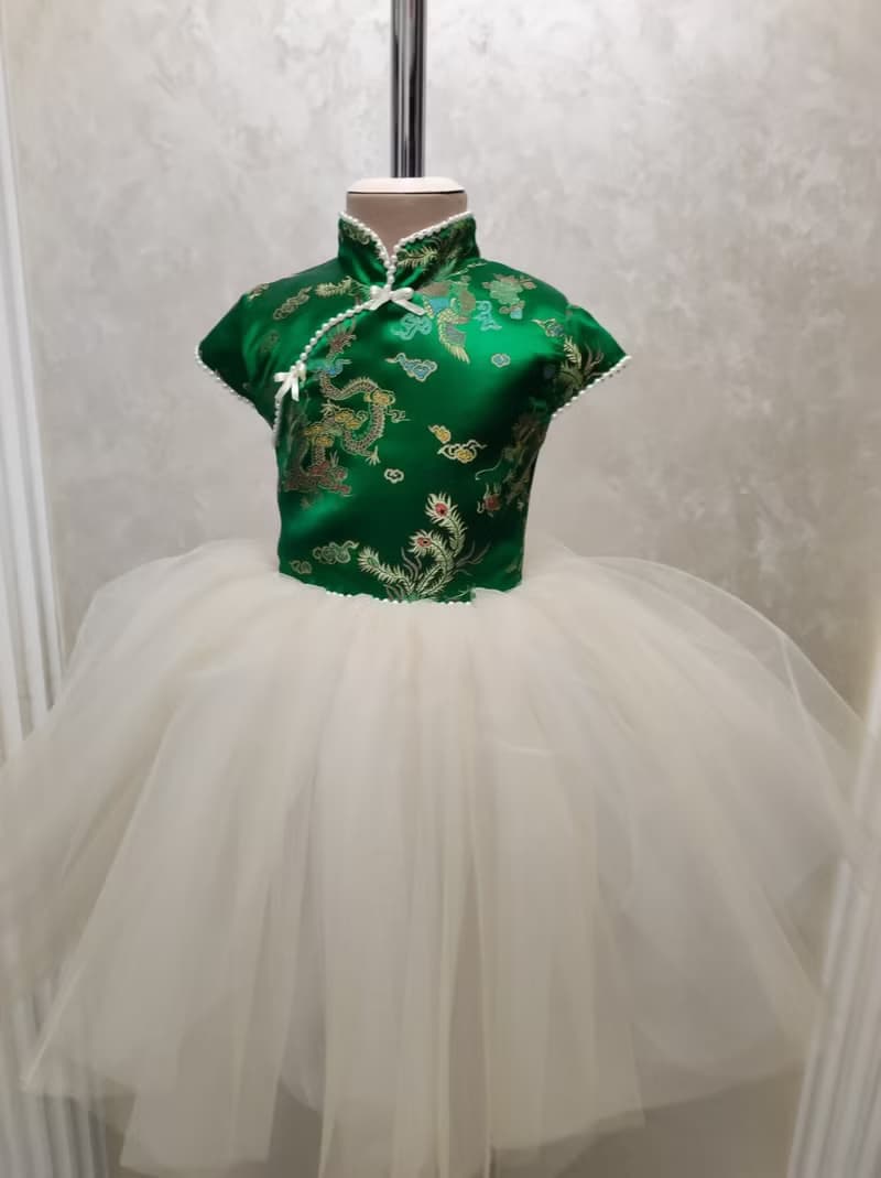 童裝綠色和服緞面龍圖案洋裝象牙色裙子