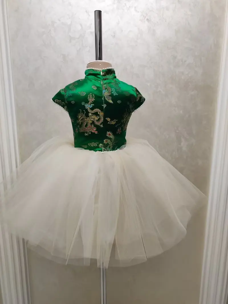 童裝綠色和服緞面龍圖案洋裝象牙色裙子