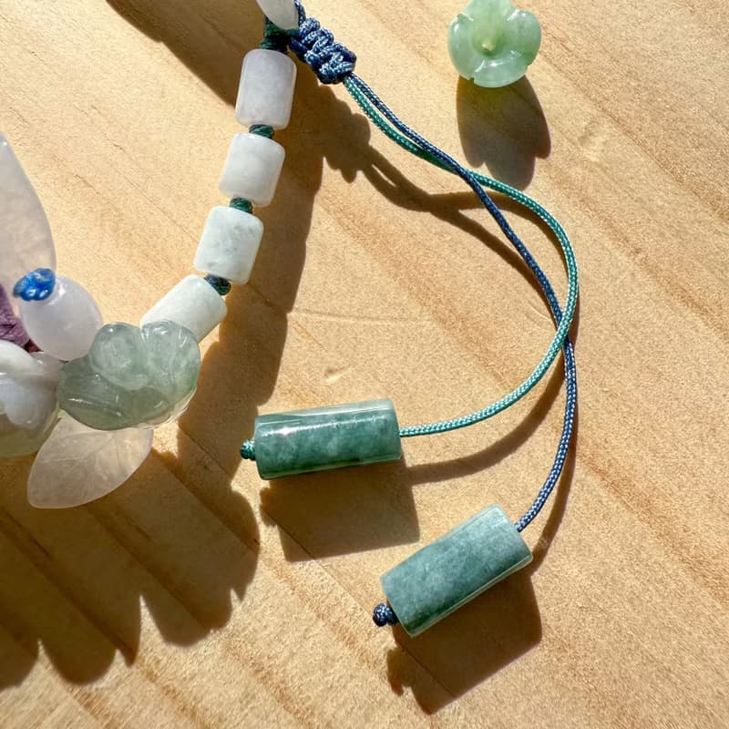 手工編織翡翠手鍊 — 藍紫花園裡的小兔子