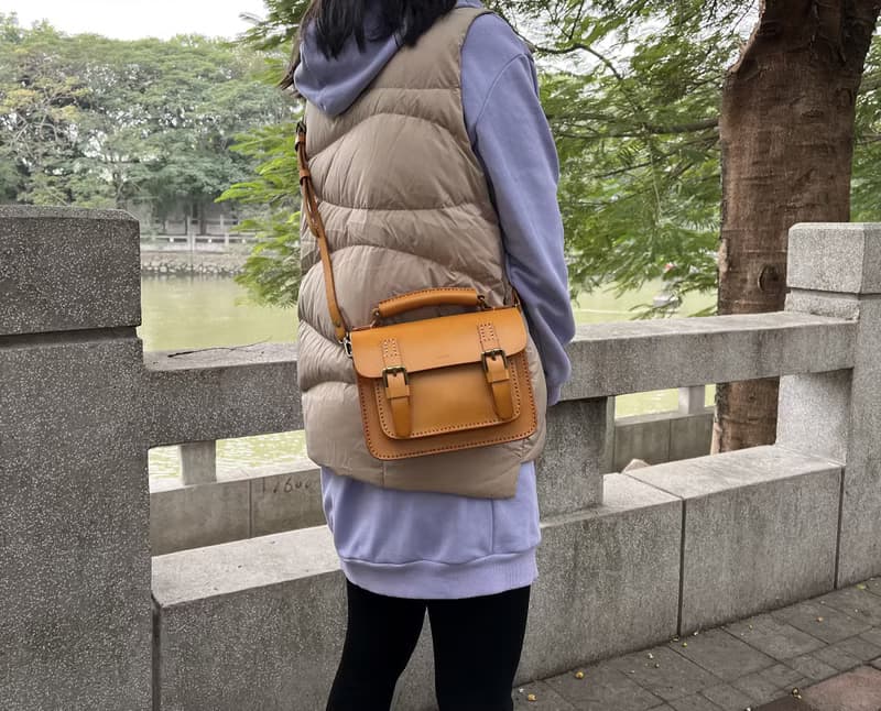 手作經典劍橋包 原創復古郵差包 植鞣牛皮小方包 免費刻字印商標