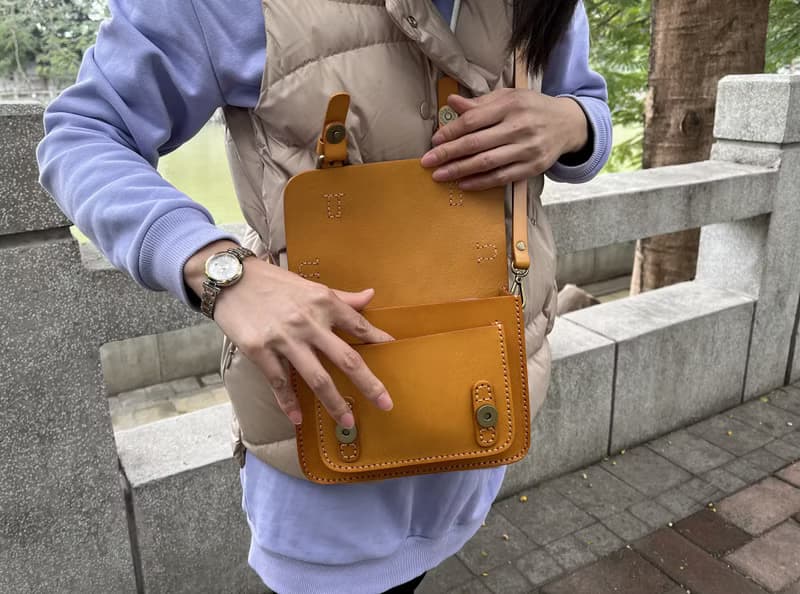 手作經典劍橋包 原創復古郵差包 植鞣牛皮小方包 免費刻字印商標