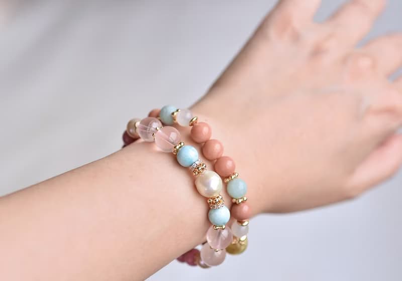 粉橘阿拉善瑪瑙+鋰雲母+月光石+天河石黃銅鍍金水晶手鍊
