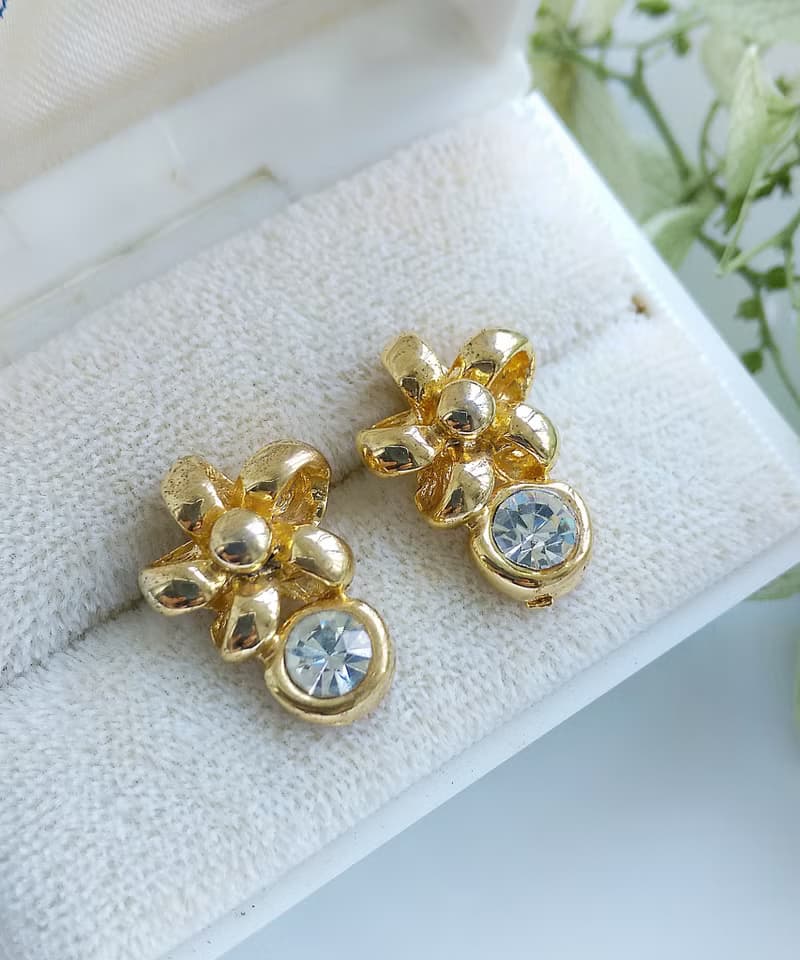 Vintage Jewelry 西洋古董飾品 小巧 小花形圓鑽 針式耳環