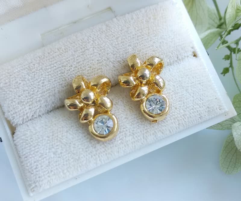 Vintage Jewelry 西洋古董飾品 小巧 小花形圓鑽 針式耳環