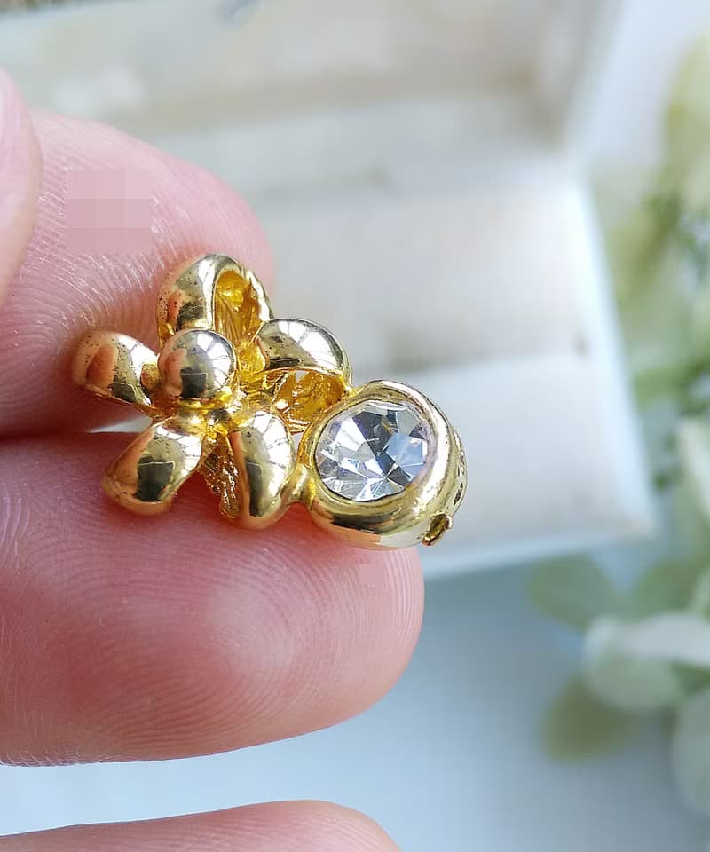 Vintage Jewelry 西洋古董飾品 小巧 小花形圓鑽 針式耳環