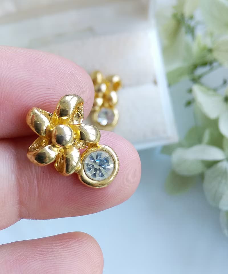 Vintage Jewelry 西洋古董飾品 小巧 小花形圓鑽 針式耳環