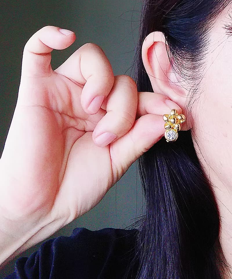 Vintage Jewelry 西洋古董飾品 小巧 小花形圓鑽 針式耳環