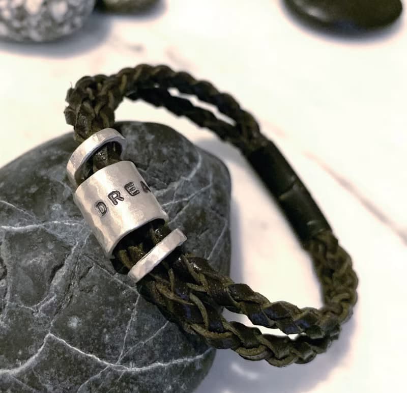 皮革編織加純銀段敲手環