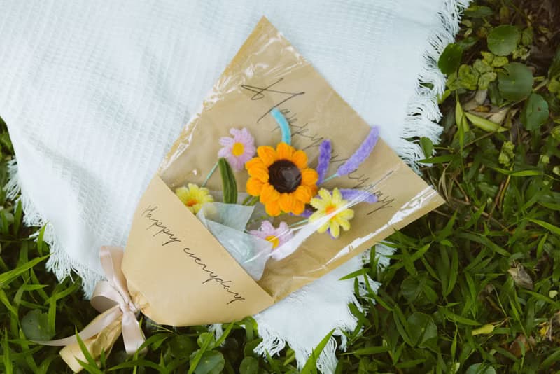 浪漫手工毛根花束 畢業花束 生日花束