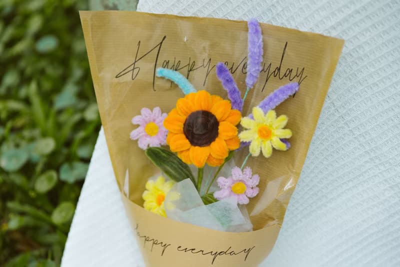 浪漫手工毛根花束 畢業花束 生日花束