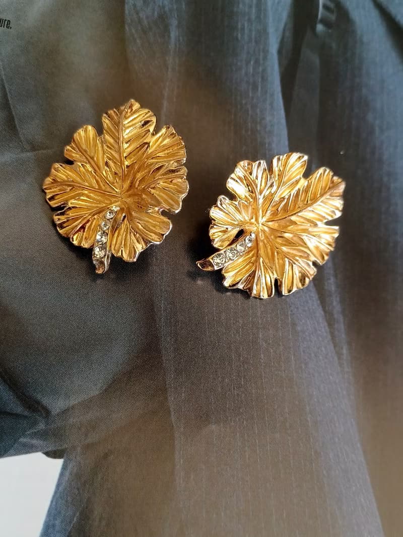 vintage jewelry 典雅金色闊葉萊茵 夾式耳環