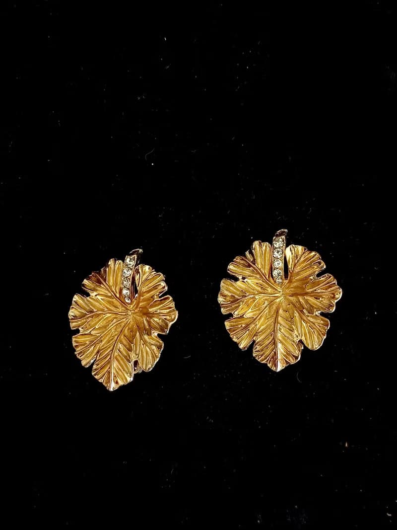 vintage jewelry 典雅金色闊葉萊茵 夾式耳環