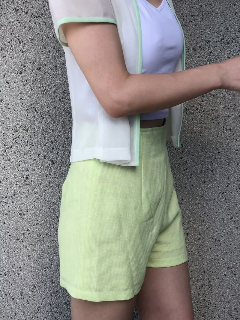 翠綠小短褲