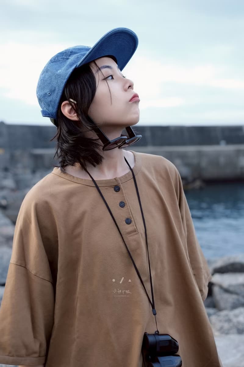 小木偶三釦圓弧小寬TEE - 3色 - 咖色/灰色