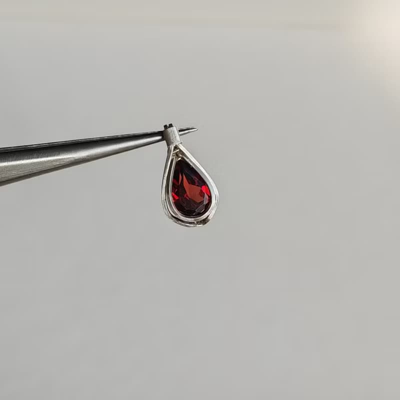 石榴石切面水滴吊墜 刻面紅石榴石項鍊 天然石一月生辰石禮物