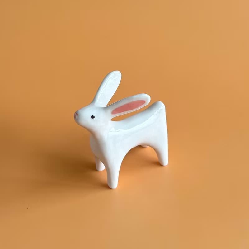 陶瓷兔子雕像
