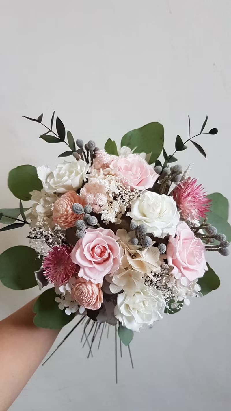 海藏設計│貝瑟芬。浪漫春系乾燥花+不凋花捧花。新娘捧花。