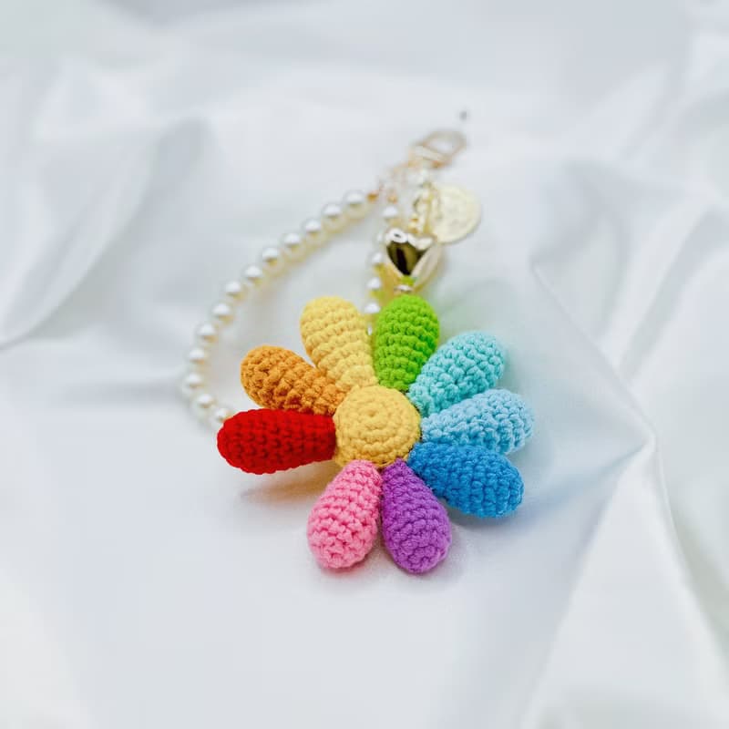 Irene時光女神~織夢系列純白&彩虹雛菊編織吊飾手機掛繩鑰匙圈