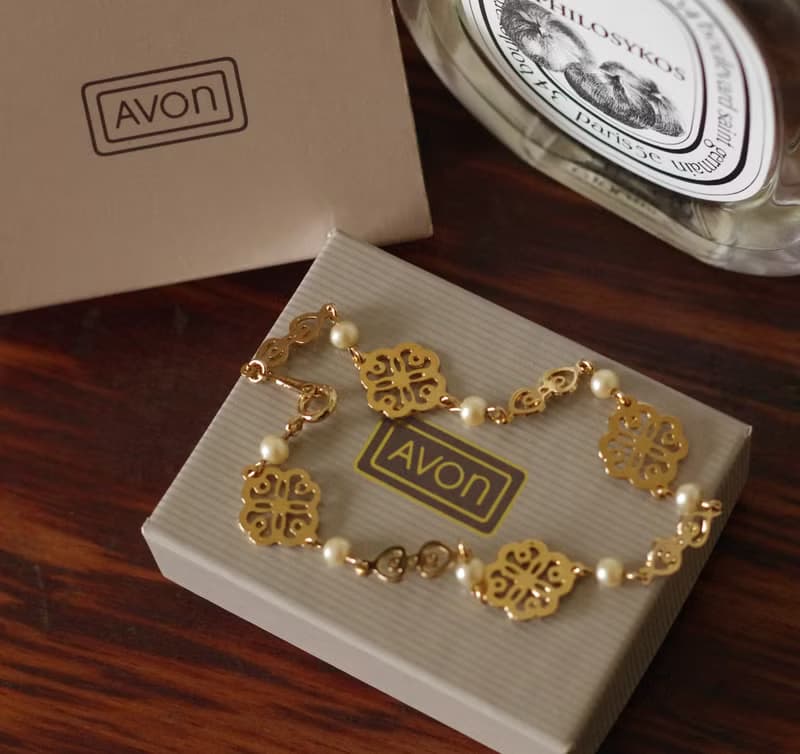 -古董Avon 1985年金色蕾絲雕花愛心窗花珍珠手鍊手環 BR218