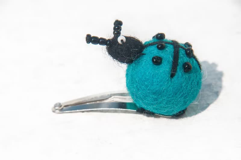 生日禮物 手作羊毛氈髮飾 動物髮夾 羊毛氈球髮夾-刺繡瓢蟲森林